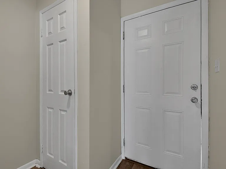 2409 Belcher Dr — Photo 4