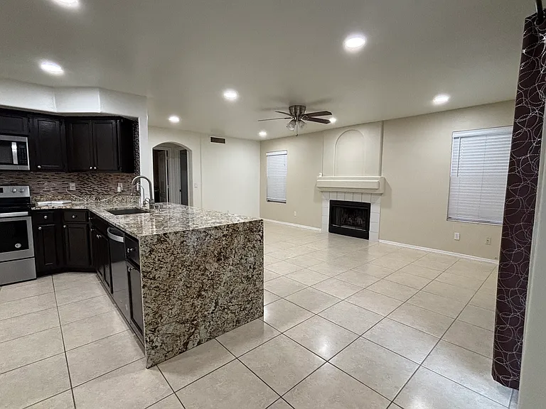 1231 N Tercera Ct — Photo 10