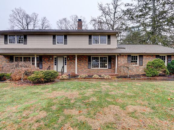 3rd image of 2931 Walkup Dr