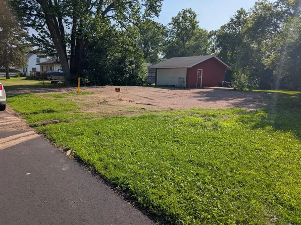 304 S 2nd St, Cameron, WI 54822