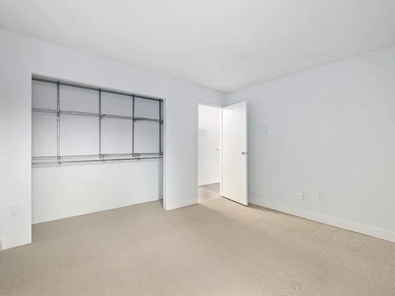 9857 Manchester Dr #407 — Photo 19