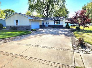 2001 Austin Dr, Springfield, IL 62704