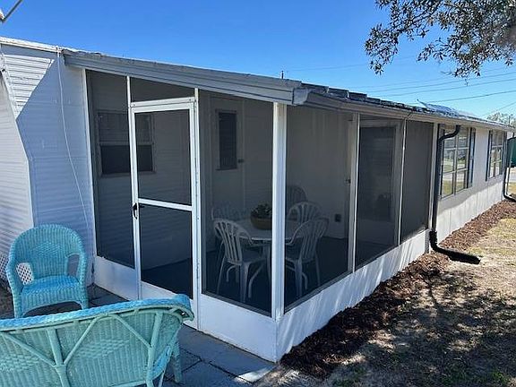 3rd image of 2201 Ocean View St