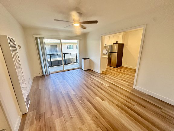 4th image of 3771 Miramar Way APT 5