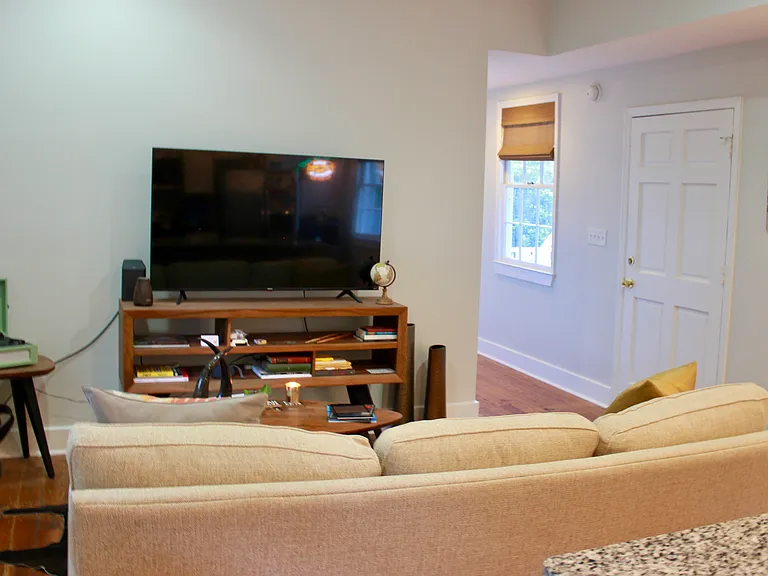 17 Nassau St #A — Photo 8