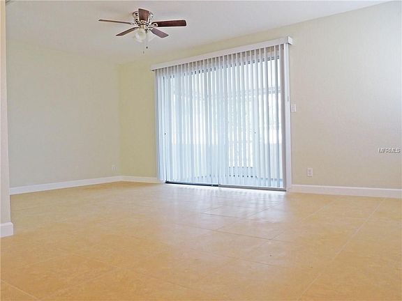 5th image of 8425 Oak Bluff Dr