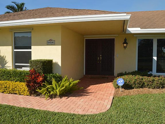 4th image of 958 S Patrick Cir