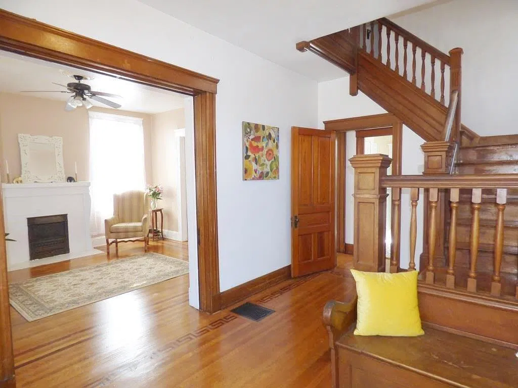 6 bed, 2072 sqft, $3,600 — Photo 4