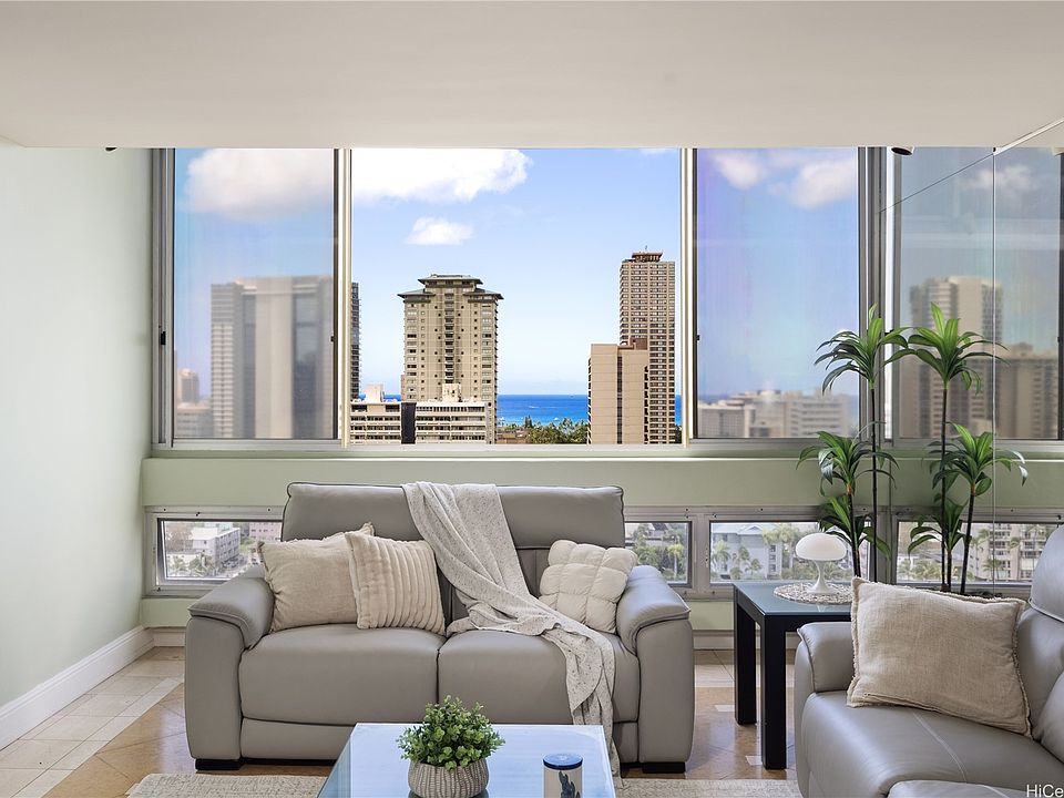 1st image of 500 University Ave APT 2204