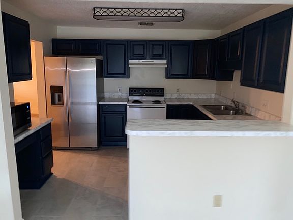 2nd image of 202 W 27th St