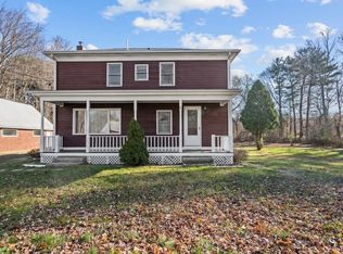 93 Hall Ln, Cranston, RI 02921