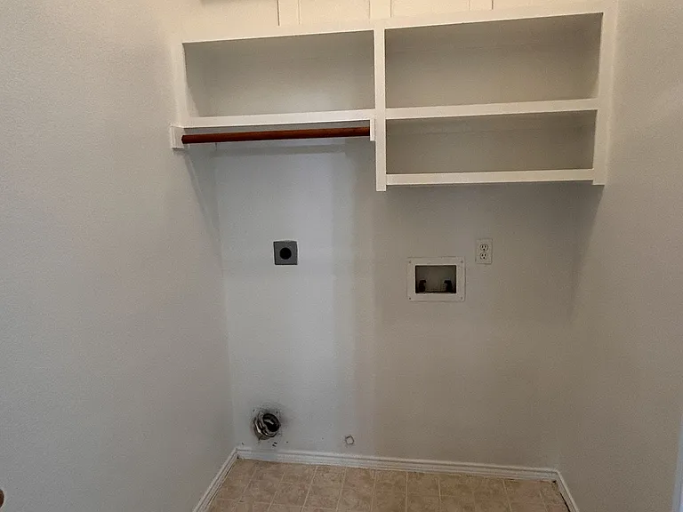 6104 Oldham Dr — Photo 6