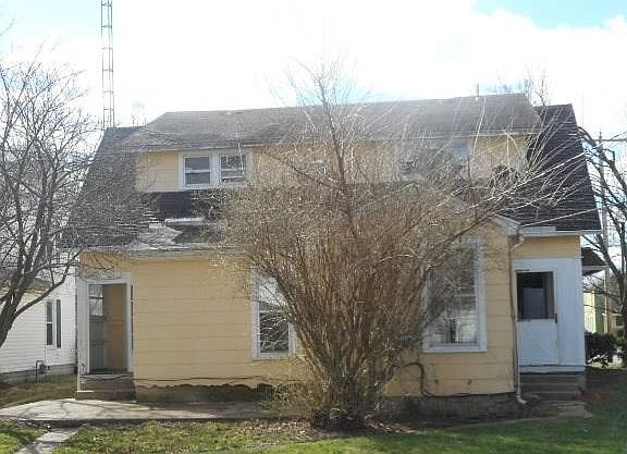 2nd image of 304 W Church St APT E