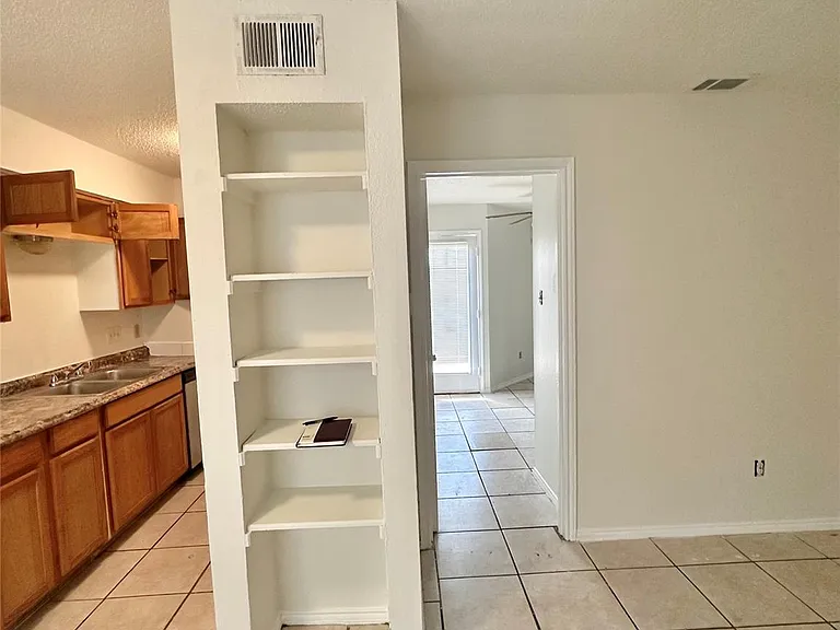 4322 Gillis St #105 — Photo 10