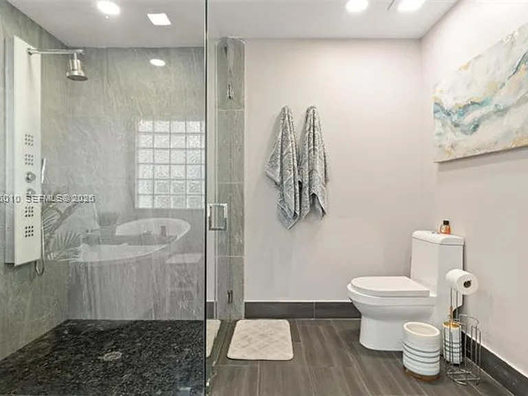 18061 SW 33rd St — Photo 34