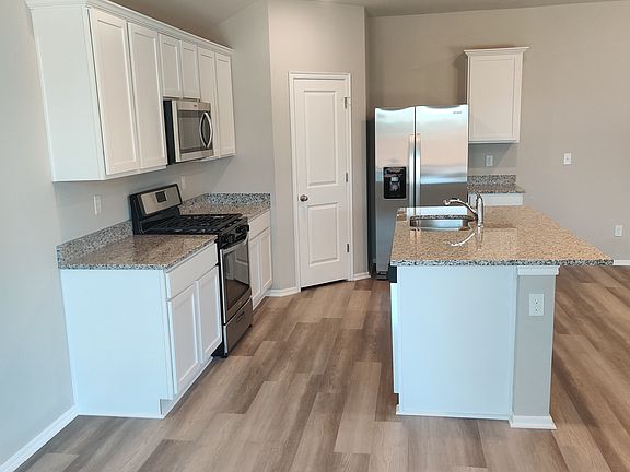 2nd image of 1911 Mesa Ave