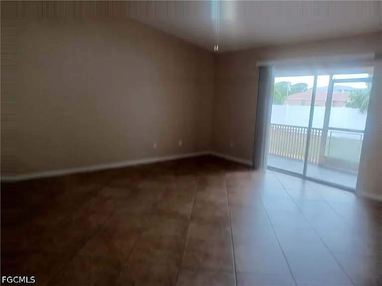 100 SW Trafalgar Pkwy #104 — Photo 7