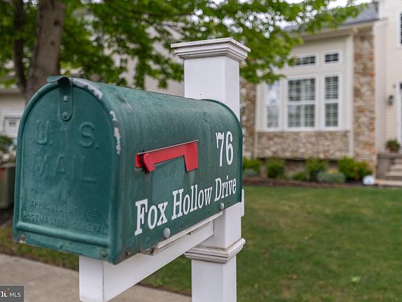 3rd image of 76 Fox Hollow Dr