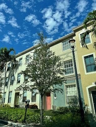 2nd image of 687 Hibiscus St #687