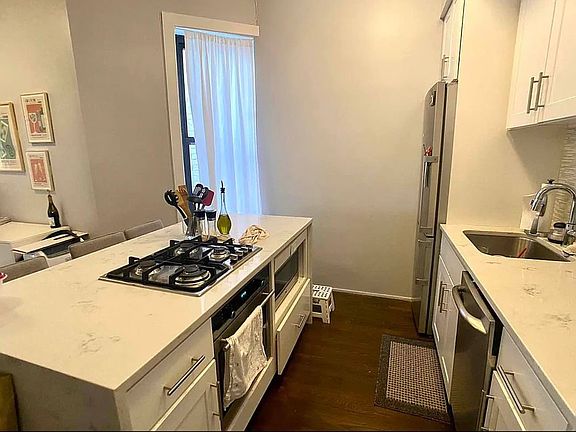 2nd image of 165 E 90th St APT 4C