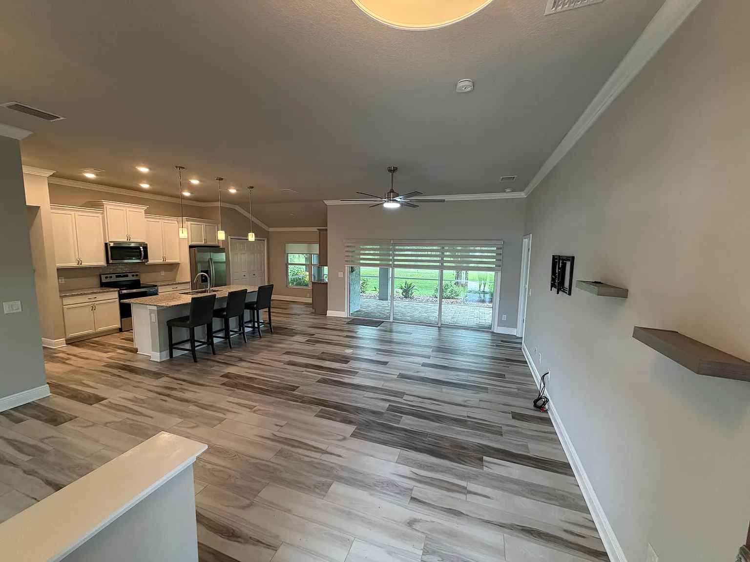 3 bed, 1796 sqft, $2,600 — Photo 3