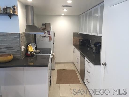 1st image of 4667 Narragansett Ave