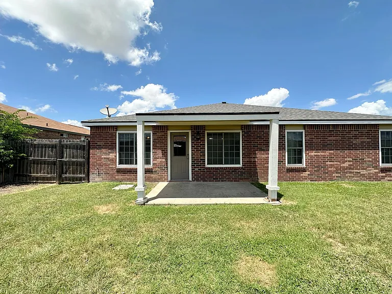 4404 Waterside Dr — Photo 33