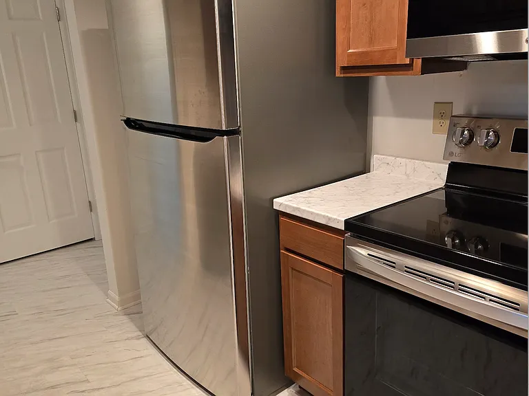 Colony Park Apartments — Photo 10