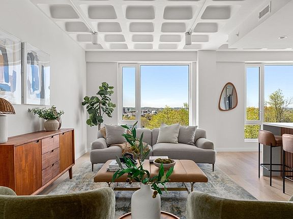5th image of 125 Lowell St #302