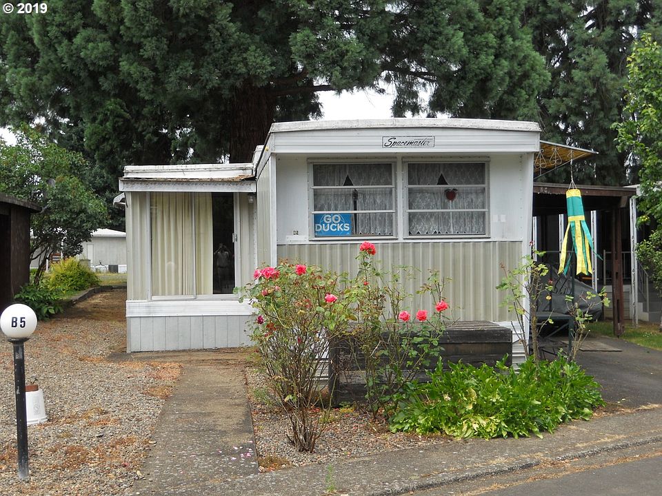 2nd image of 1625 Henderson Ave Space B5