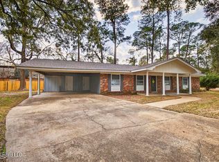 202 Ravens Ct, Ocean Springs, MS 39564
