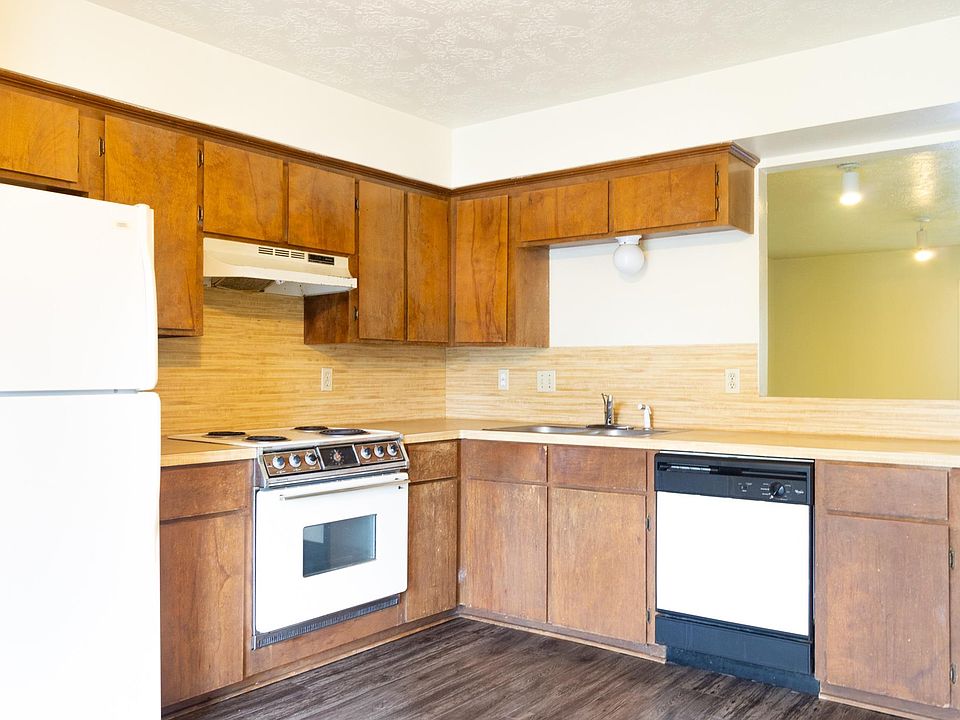 1st image of 712 Wellesley Ct #712