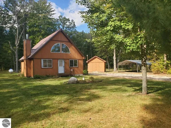 7864 S 1st Rd, Harrietta, MI 49638
