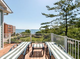 323 Bay View Ave, Fontana, WI 53125