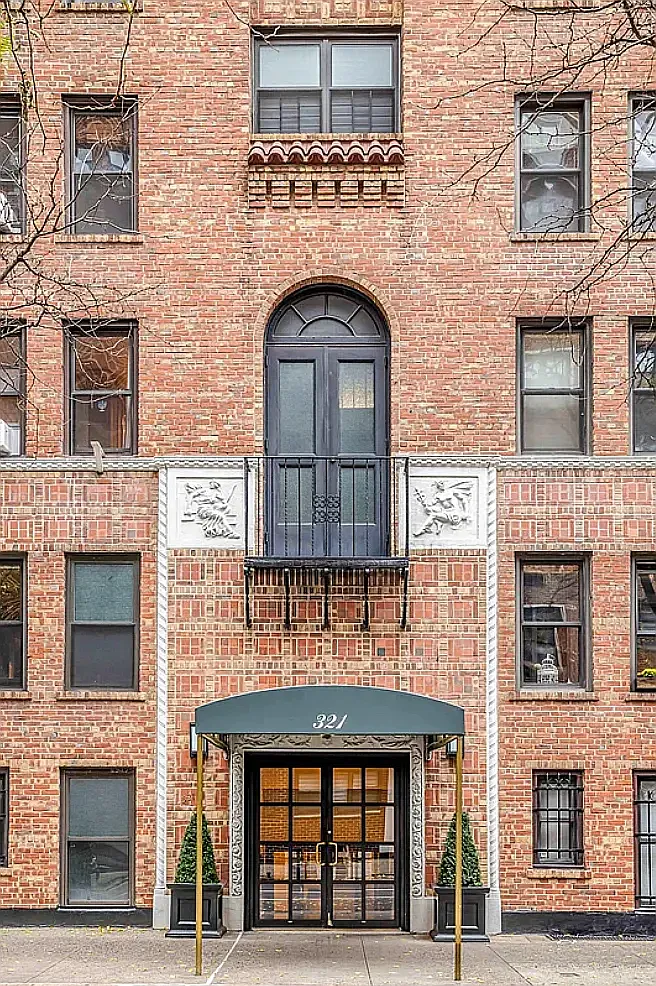 321 East 54th Street — Photo 1