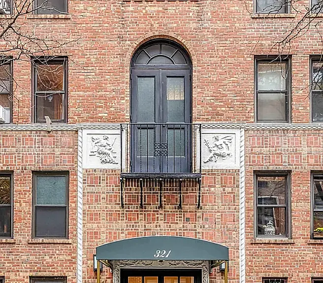 321 E 54th St #Penthouse B — Photo 1