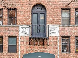 321 E 54th St #Penthouse B, Manhattan, NY 10022
