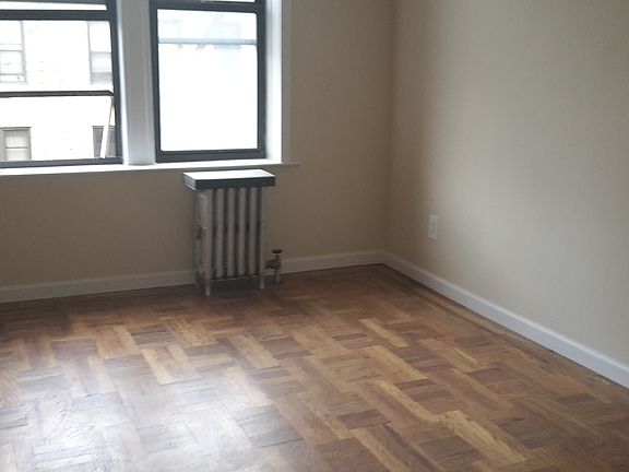 5th image of 2824 42nd St APT D3