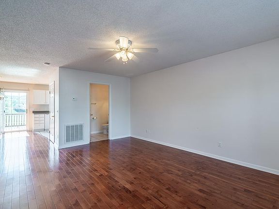 5th image of 8 Rainbow Cir