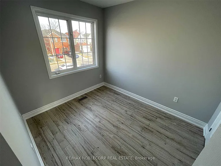 14 Cordgrass Cres — Photo 11