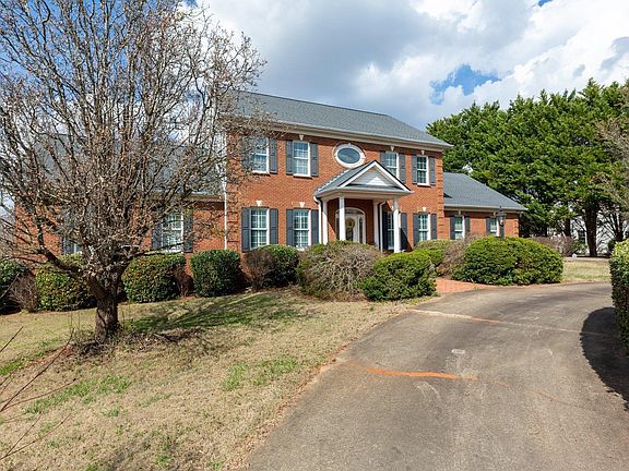 2nd image of 319 Waters Rd