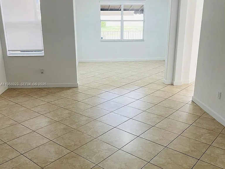 8666 NW 109th Ct — Photo 4