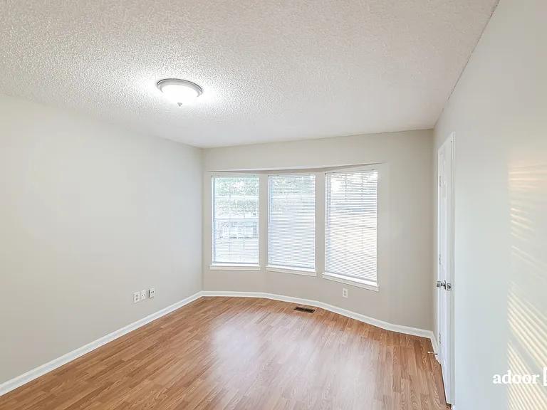 6445 Freda Dr — Photo 10