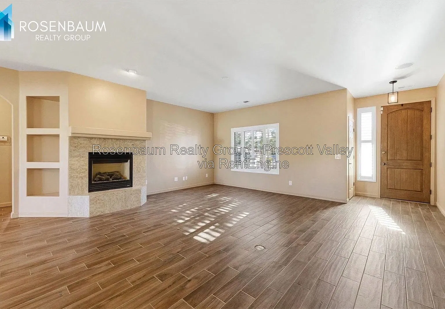 3 bed, 2.0 bath, 1886 sqft, $2,300 — Photo 2