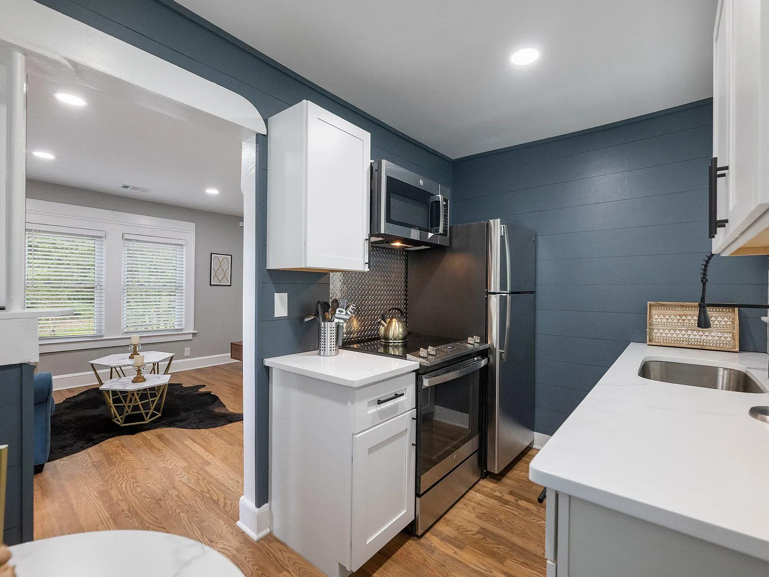 1658 Langston Ave SW — Photo 4