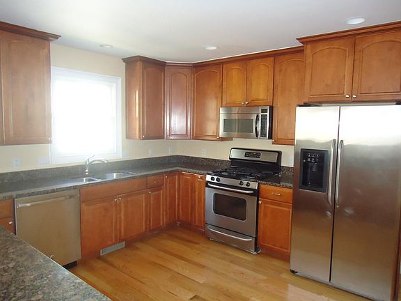 3rd image of 48 Dora Dr #48