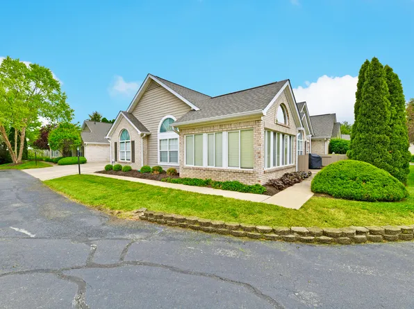 7334 Lake Lakota Pl, Indianapolis, IN 46217