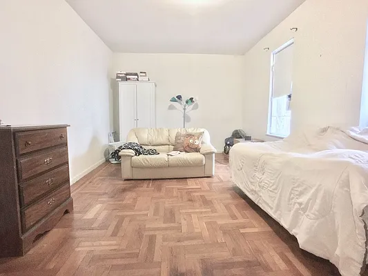 Rented by Sovereign Associates | media 10