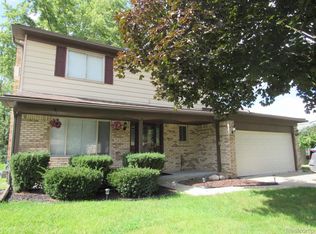 39679 Baker Dr, Sterling Heights, MI 48310