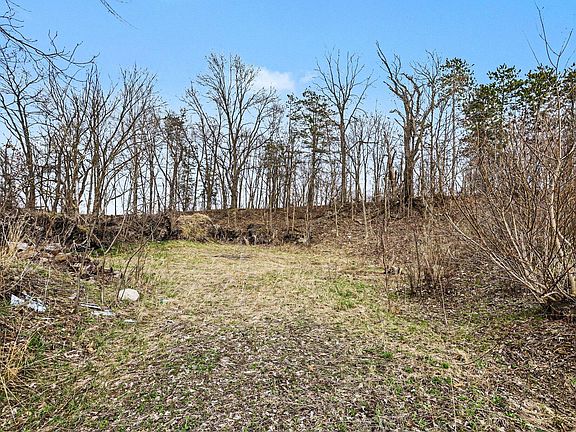 3rd image of 23778 Dewey Lake St